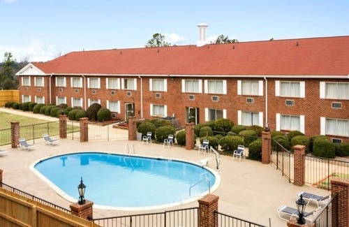 Phenix City Hotel | Americas Best Value Inn & Suites Phenix City