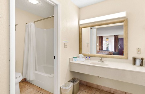 St. Augustine Beach Hotel | Americas Best Value Inn Ocean Inn
