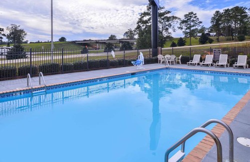 Wiggins Hotel | Americas Best Value Inn Wiggins
