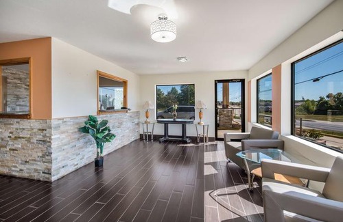 Harrisonville Hotel | Americas Best Value Inn & Suites Harrisonville