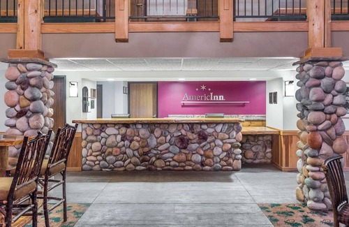 Wisconsin Dells Hotel | AmericInn by Wyndham Wisconsin Dells