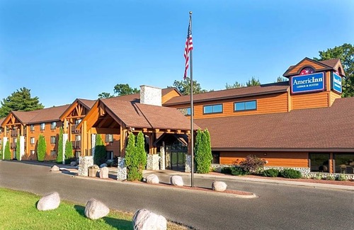 Wisconsin Dells Hotel | AmericInn by Wyndham Wisconsin Dells