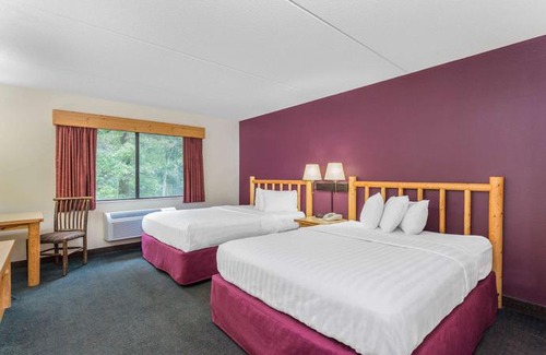 Wisconsin Dells Hotel | AmericInn by Wyndham Wisconsin Dells