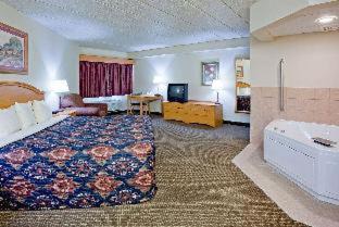 Fulton Hotel | AmericInn by Wyndham Fulton Clinton