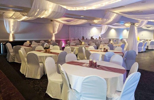 Mankato Hotel | AmericInn by Wyndham Mankato Conference Center