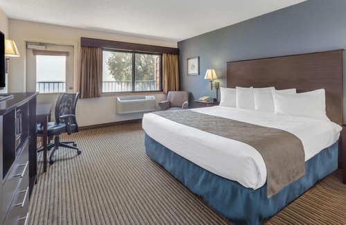 Menominee Hotel | AmericInn by Wyndham Menominee