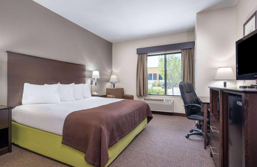Rochester Hotel | AmericInn by Wyndham Rochester Airport