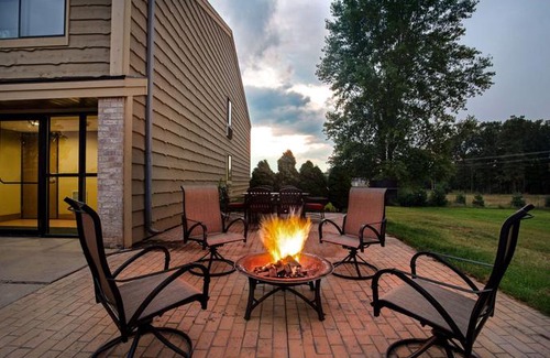 Tomah Hotel | AmericInn by Wyndham Tomah