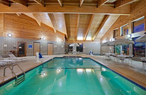 Chanhassen Hotel | AmericInn by Wyndham Chanhassen