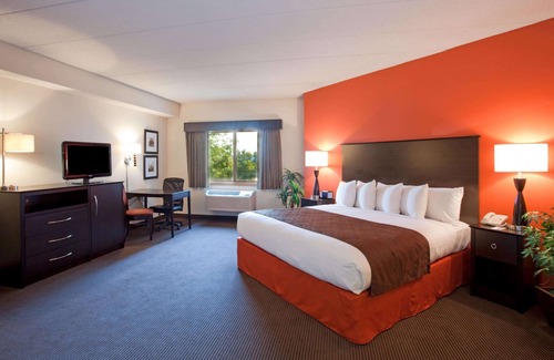 Chanhassen Hotel | AmericInn by Wyndham Chanhassen