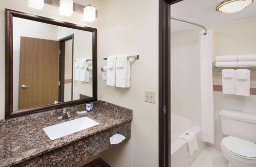 Grundy Center Hotel | AmericInn by Wyndham Grundy Center