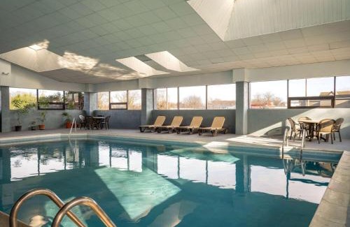 Woodstock Hotel | AmericInn by Wyndham Woodstock IL