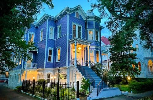 Historic Downtown Savannah Bed & Breakfast | Amethyst Garden