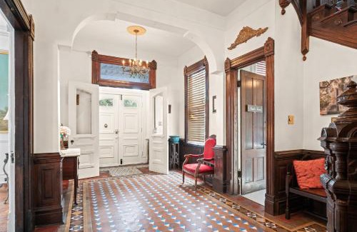 Historic Downtown Savannah Bed & Breakfast | Amethyst Garden