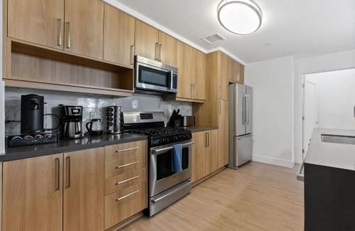 Downtown Apartment | Amethyst Horizon - Stylish peaceful 2BR w zen Garden View Pool Gym