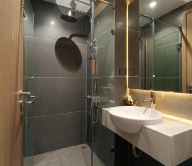 Ba Dinh Hotel | Ami Studio Đội Cấn