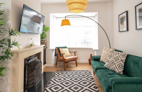 Belfast House | Amica Rose, 86 Rosebery Road, Belfast