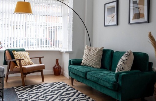 Belfast House | Amica Rose, 86 Rosebery Road, Belfast