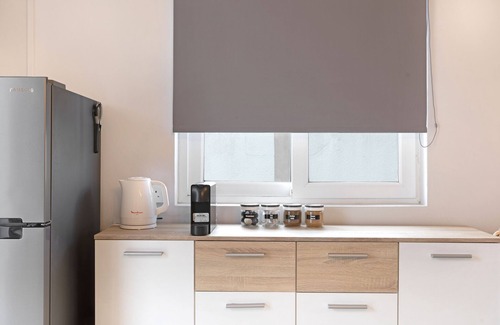 Bain Boeuf Apartment | AMIS Monica - Two Bedroom Apartment, Sleeps 6