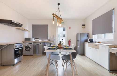 Bain Boeuf Apartment | AMIS Phoebe - Two Bedroom Apartment, Sleeps 6