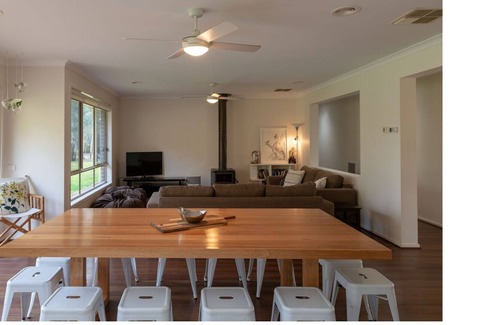 Moama House | Ammia Bend - 6 Bedrooms -Right on the Murray- Sleeps 12 Guests.