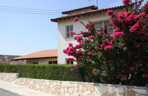 Pissouri Villa | Amoroza Villa