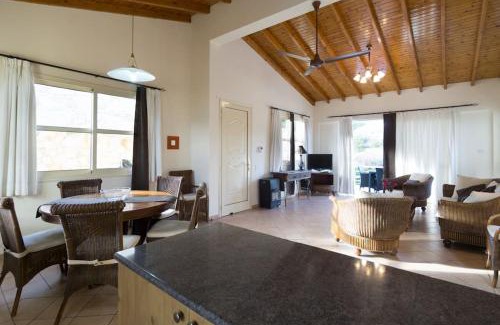 Pissouri Villa | Amoroza Villa