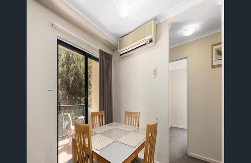 Perth Central Business District Apartment | Ample Luxury Apartment
