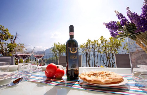 Sala Comacina Apartment | Ample space for to 10 guests, luxury interior with enviable lake views