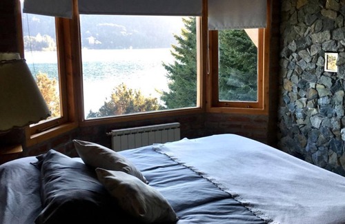San Carlos de Bariloche Ski Chalet | AMPLIO CHALET DE MONTAÑA SOBRE EL LAGO NAHUEL HUAPI CON PILETA CLIMATIZADA