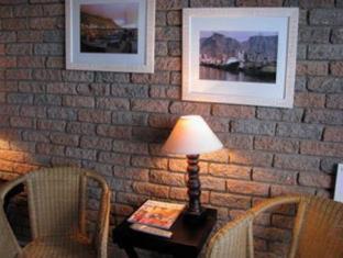 Dana Bay House | Amzee Bokmakierie Guest House