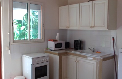 Bas Vent Cottage | An almost new quiet setting near the sea with a car .