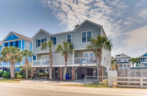 Surfside Beach House | An Amazing Surfside Beach Escape