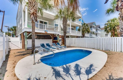 Surfside Beach House | An Amazing Surfside Beach Escape