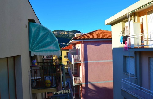 Finale Pia Apartment | An apartment near the sea.