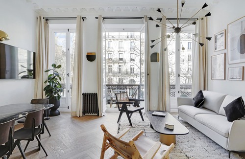 Vivienne Apartment | An Elegant & Luminous 2-BR in Opéra