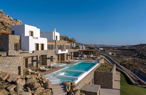 Agios Stefanos Villa | An Elevated Haven with Captivating Views of the Aegean