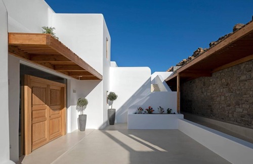 Agios Stefanos Villa | An Elevated Haven with Captivating Views of the Aegean