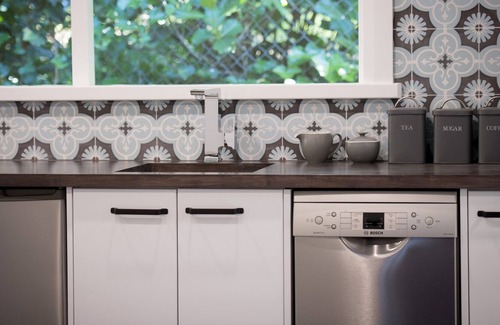 Bowral Cottage | An enchanting cottage superbly designed to meet every guests wishes