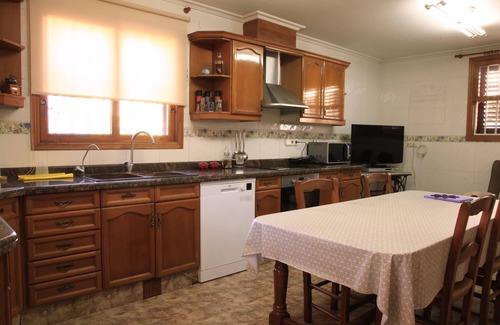 Elche Ski Chalet | An Oasis at your finger tips! 3 min away from the nearest aqua -zoo park