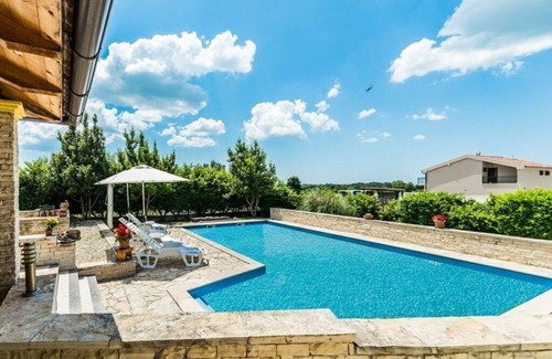 Lovinac Villa | Ana with pool near Zadar
