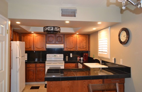 Paradise Valley Village Condo | Anasazi Village - Beautiful Setting-Dining, Shopping, Golf, Peaceful