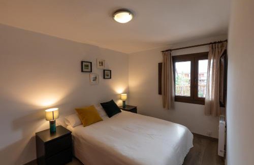 Formigal Apartment | Anayet - Plaza del Reloj en FORMIGAL - by PIRINEOS 360