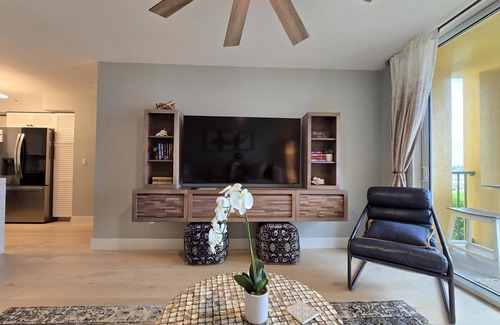 Hypoluxo Condo | “Anchored in Luxury” Re-Decorated and Re-Furnished Waterfront Show-Piece!