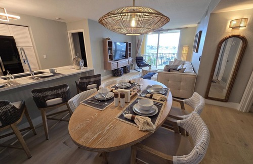 Hypoluxo Condo | “Anchored in Luxury” Re-Decorated and Re-Furnished Waterfront Show-Piece!