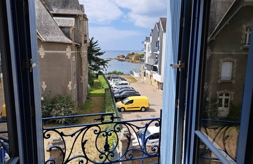 Le Pouldu Apartment | Ancienne Gendarmerie with Sea Views
