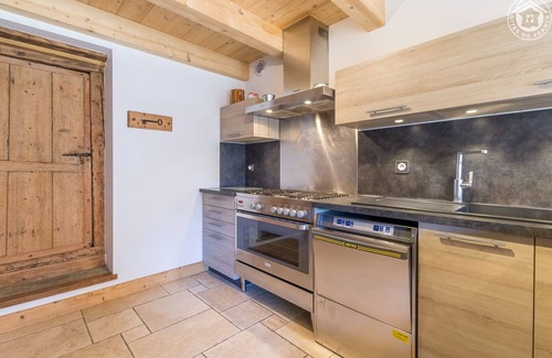 Hauteluce Ski Chalet | ANCIENT HAUTELUCE FARM with splendid view of Mt-Blanc