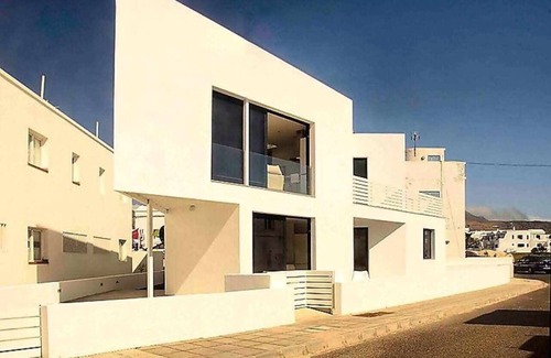 Arrieta Apartment | ANCLADA ALTA HOUSE in Playa de Arrieta