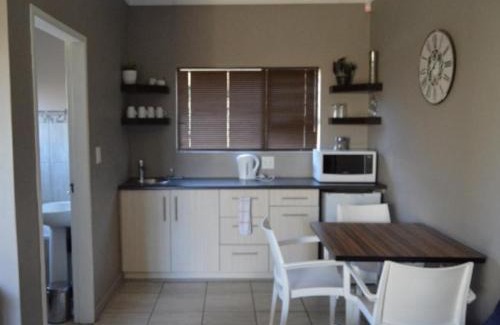 Universitas Apartment | Andela Guesthouse