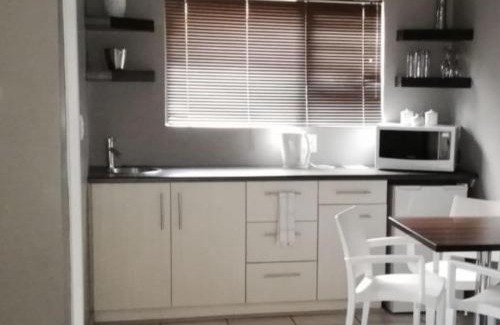 Universitas Apartment | Andela Guesthouse